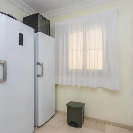 3br Valley Dreamhouse -solarium Terrace Aircon & Parking Apartment
