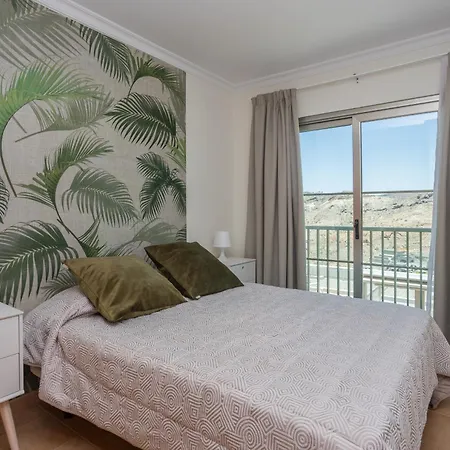 Apartment 3br Valley Dreamhouse -solarium Terrace Aircon & Parking