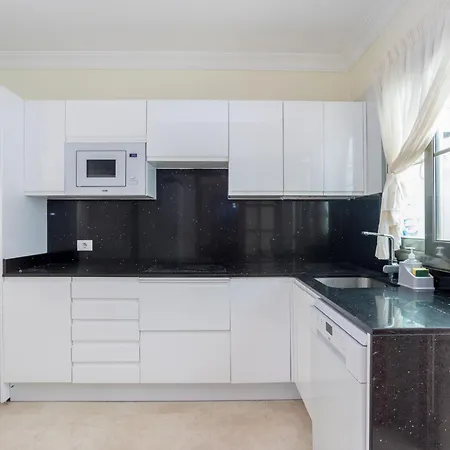 3br Valley Dreamhouse -solarium Terrace Aircon & Parking 아파트